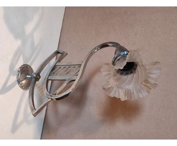 Italian art deco wall lamp in the shape of an S and tulip lyre in molded glass
