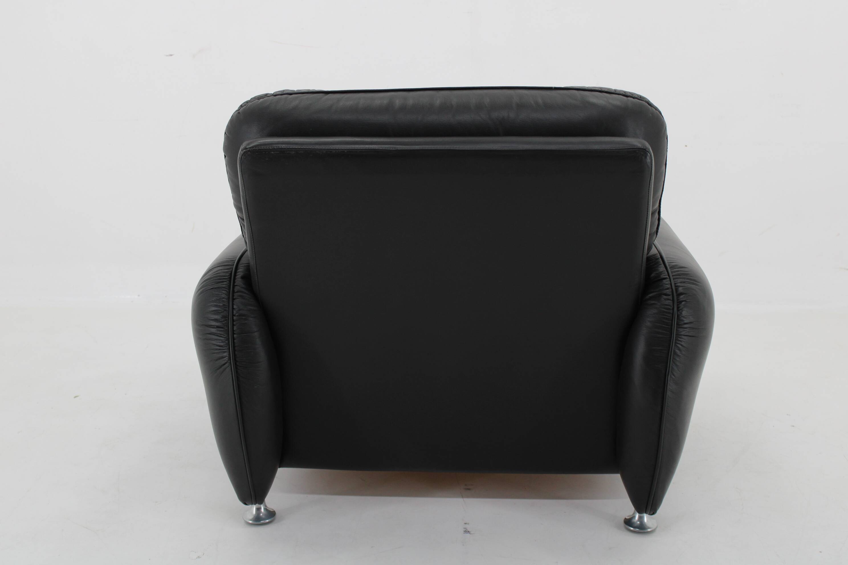 1970s Armchair in Black Leather, Italy
