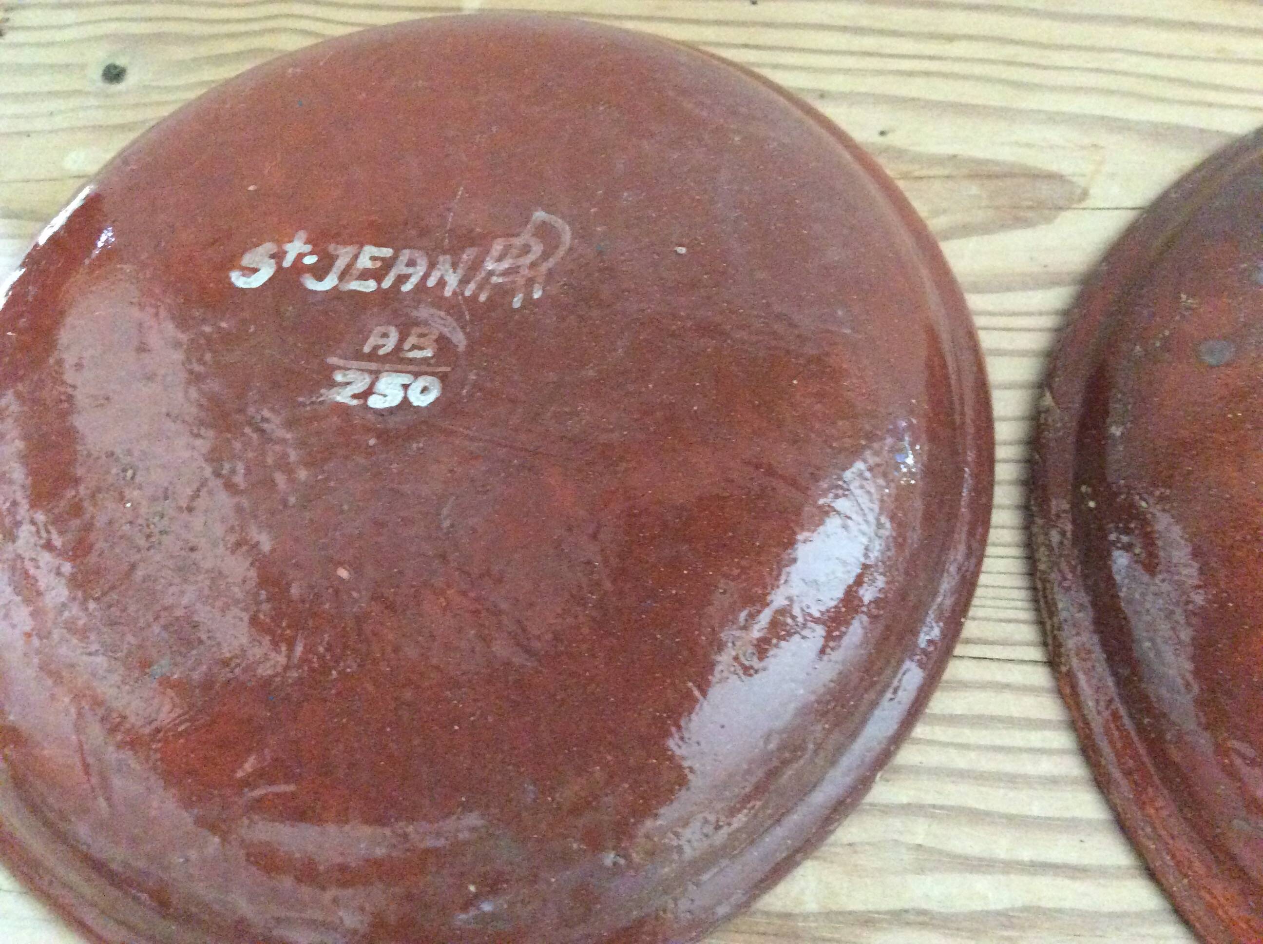 Flat terracotta plates
