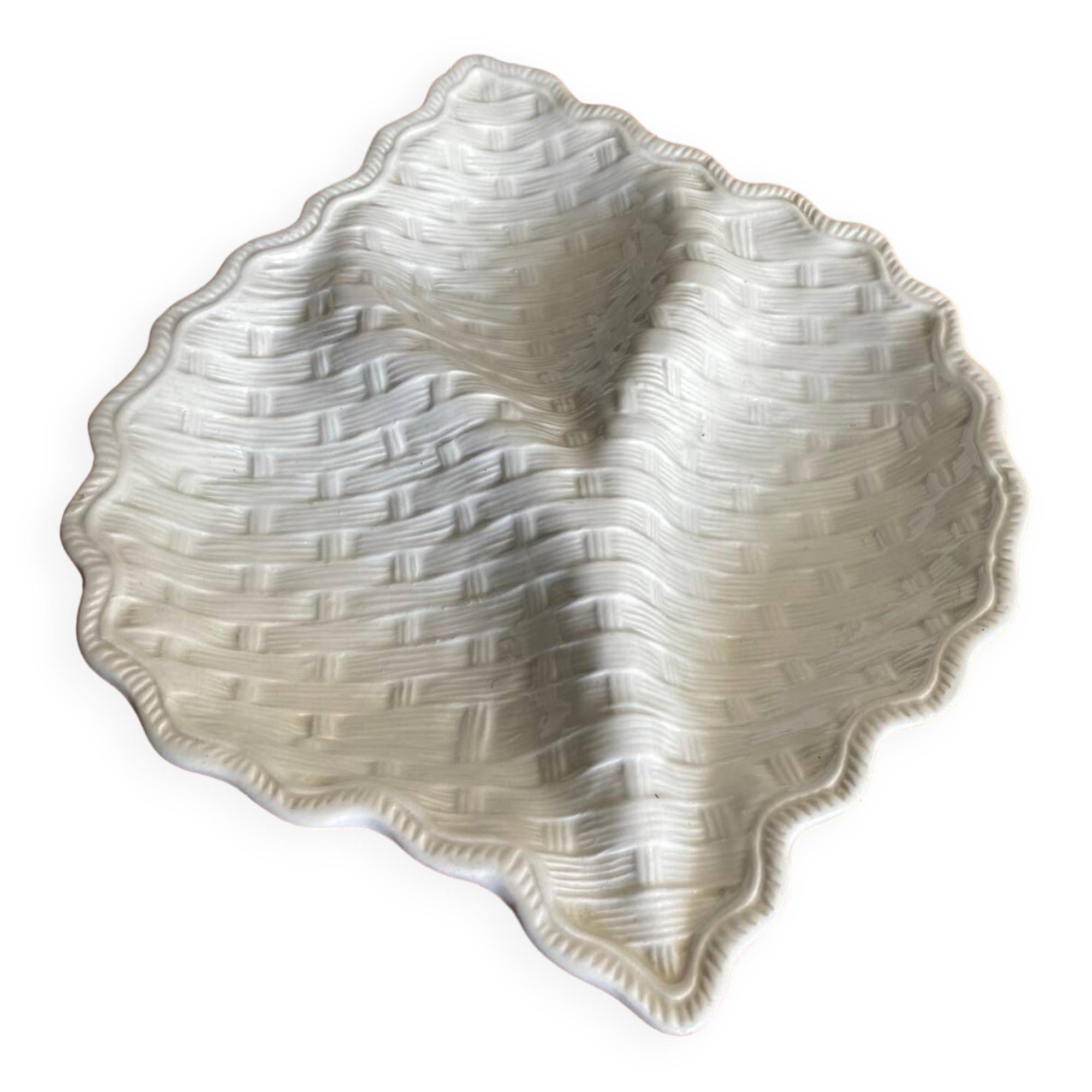 Ceramic compartmentalized leaf appetizer dish