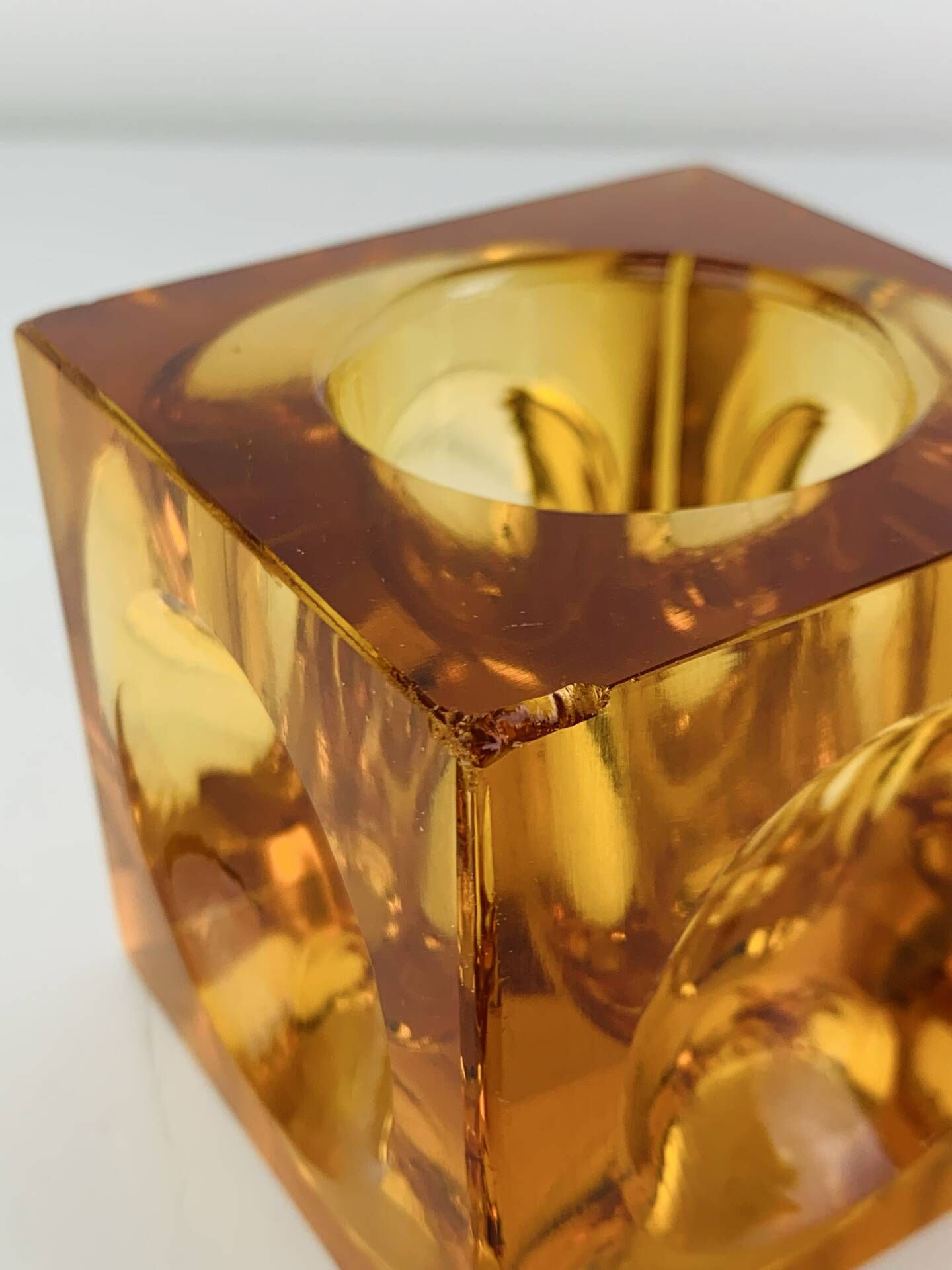 Bougeoir ice cube verre ambré années 60