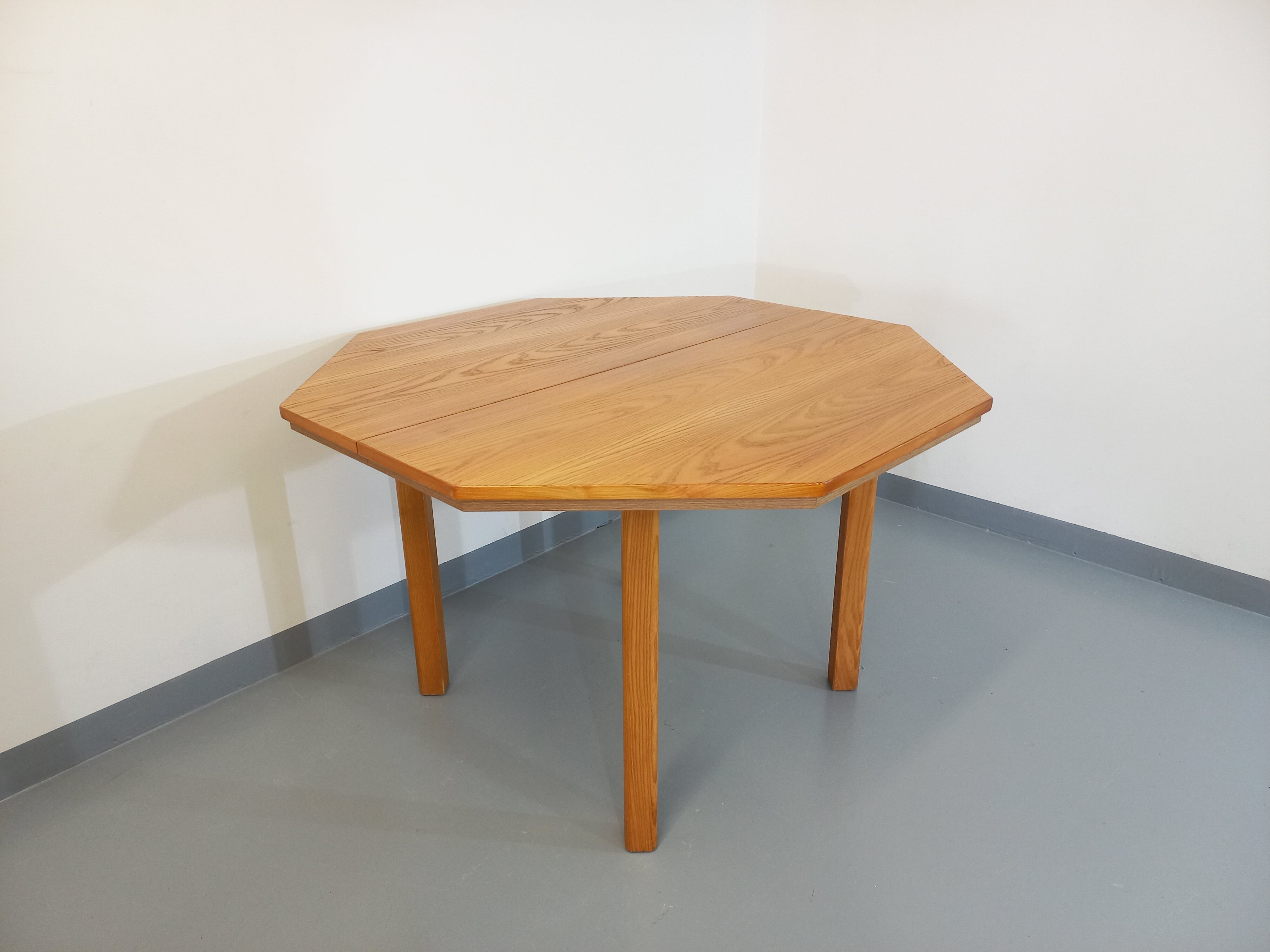 Table octogonale vintage des années 80 en orme avec rallonge