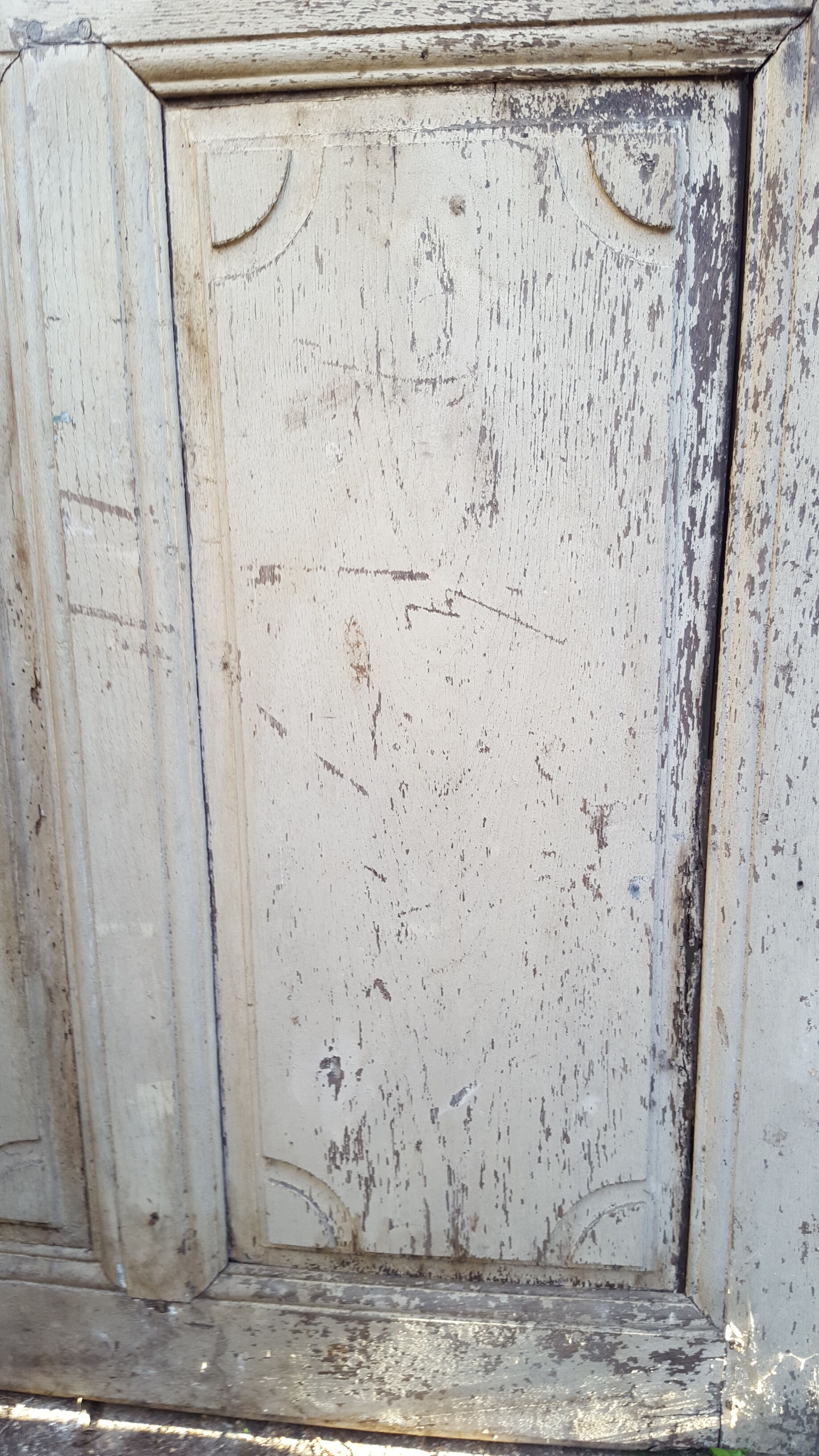 Door old 18th iron mouldings