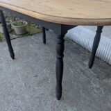 Black feet table