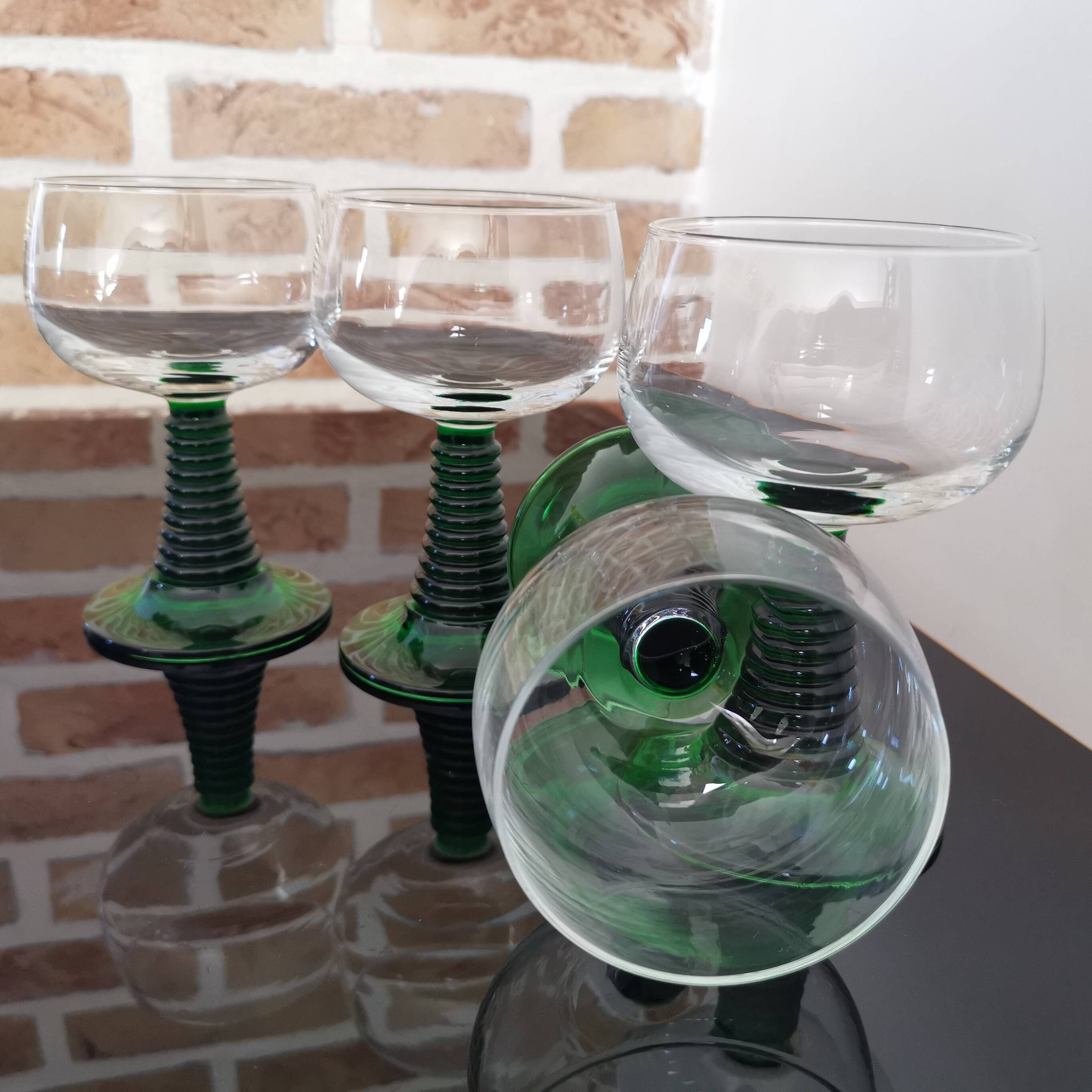 4 Alsace wine glasses with green twisted legs, ROEMER type