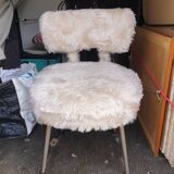 Chaise moumoute seventies blanc