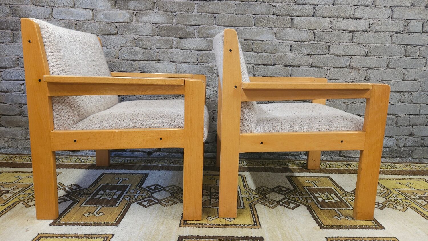 Paire de fauteuils laine bouclette 1970