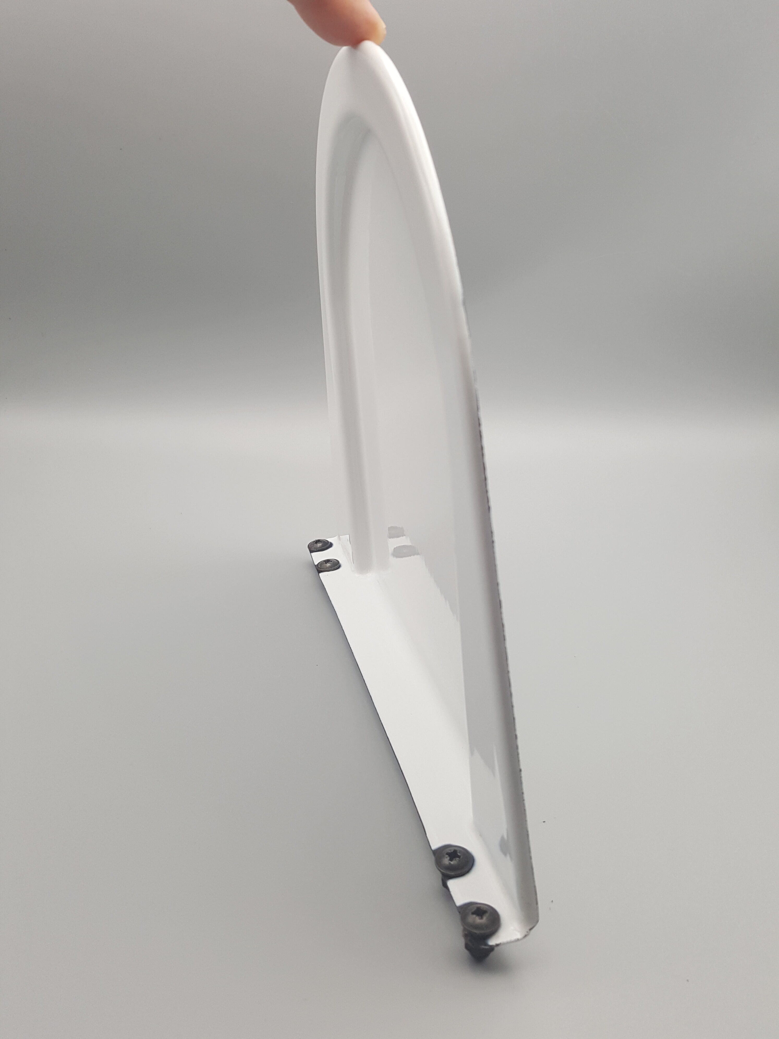 Wall shelf enamelled