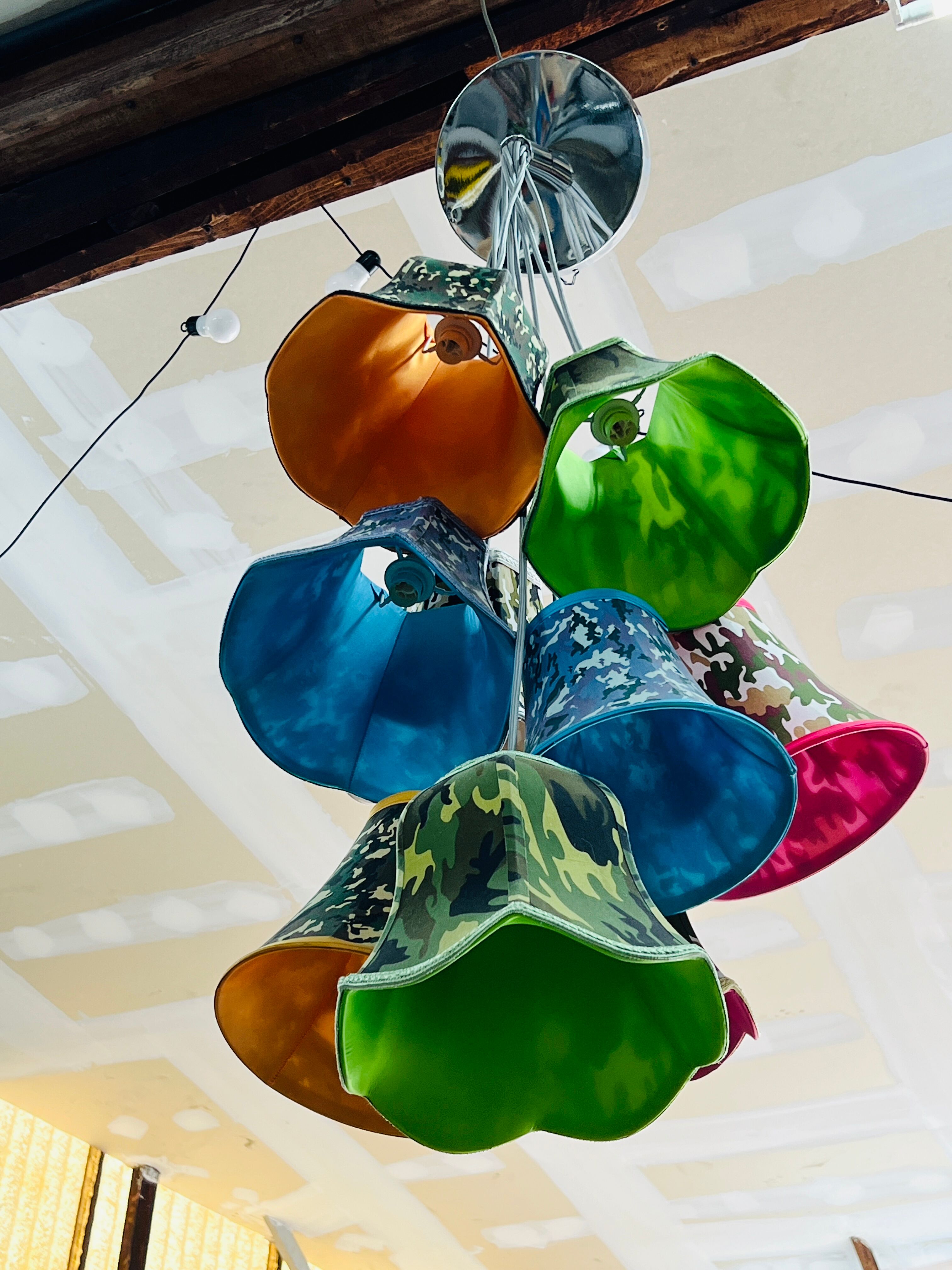 Abats-jour en suspension en tissu multicolore