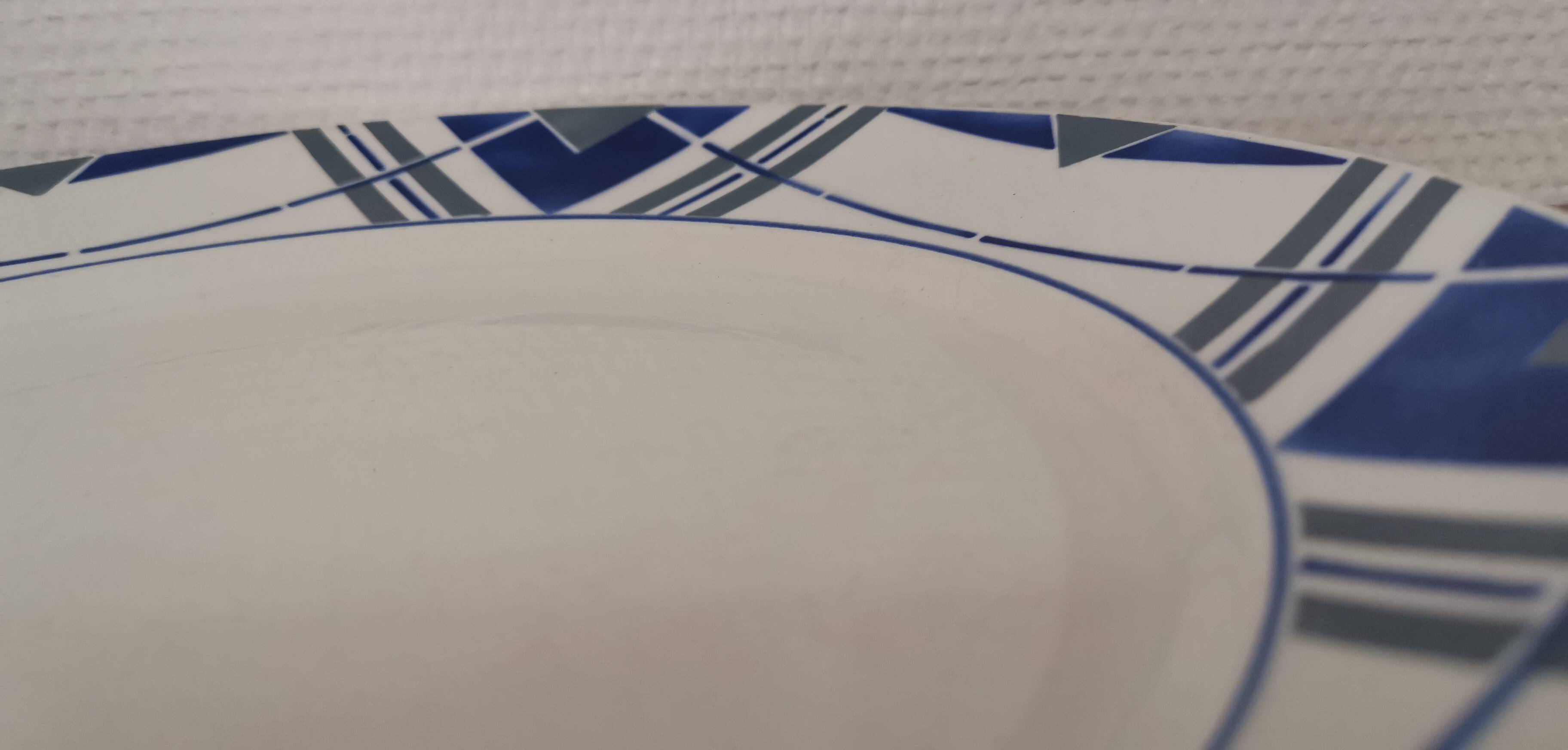 Old St Amand Céranord dish Basque model