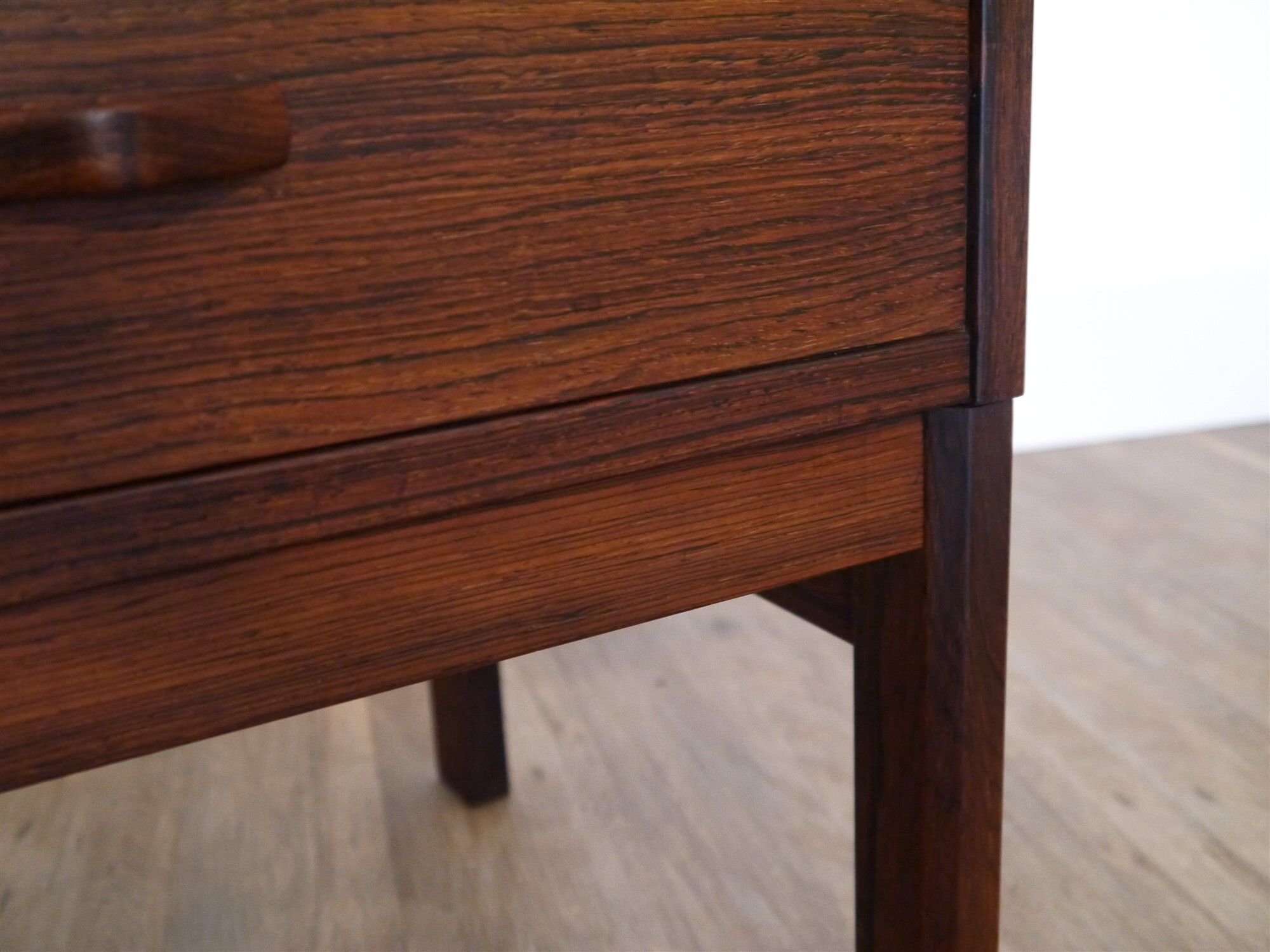 Commode scandinave en palissandre