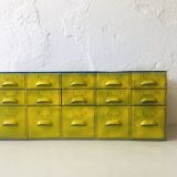 Ensemble de tiroirs métalliques industriels vintage