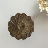 Cup flowers in brass