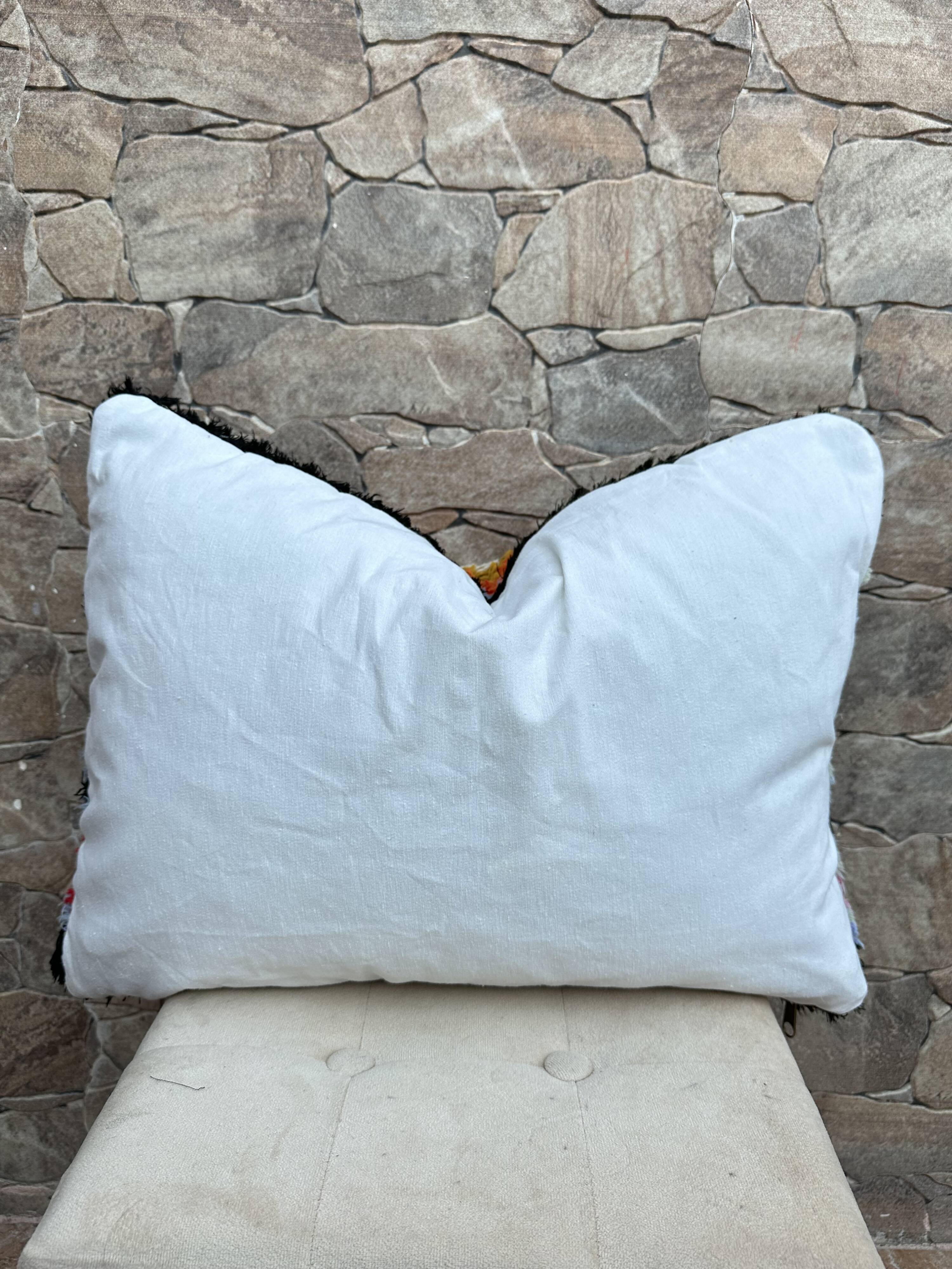 Beautiful vintage Berber Kilim cushion from Morocco