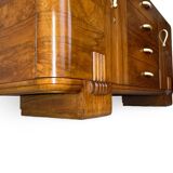 Buffet en noyer Art déco italien, de grande qualité.