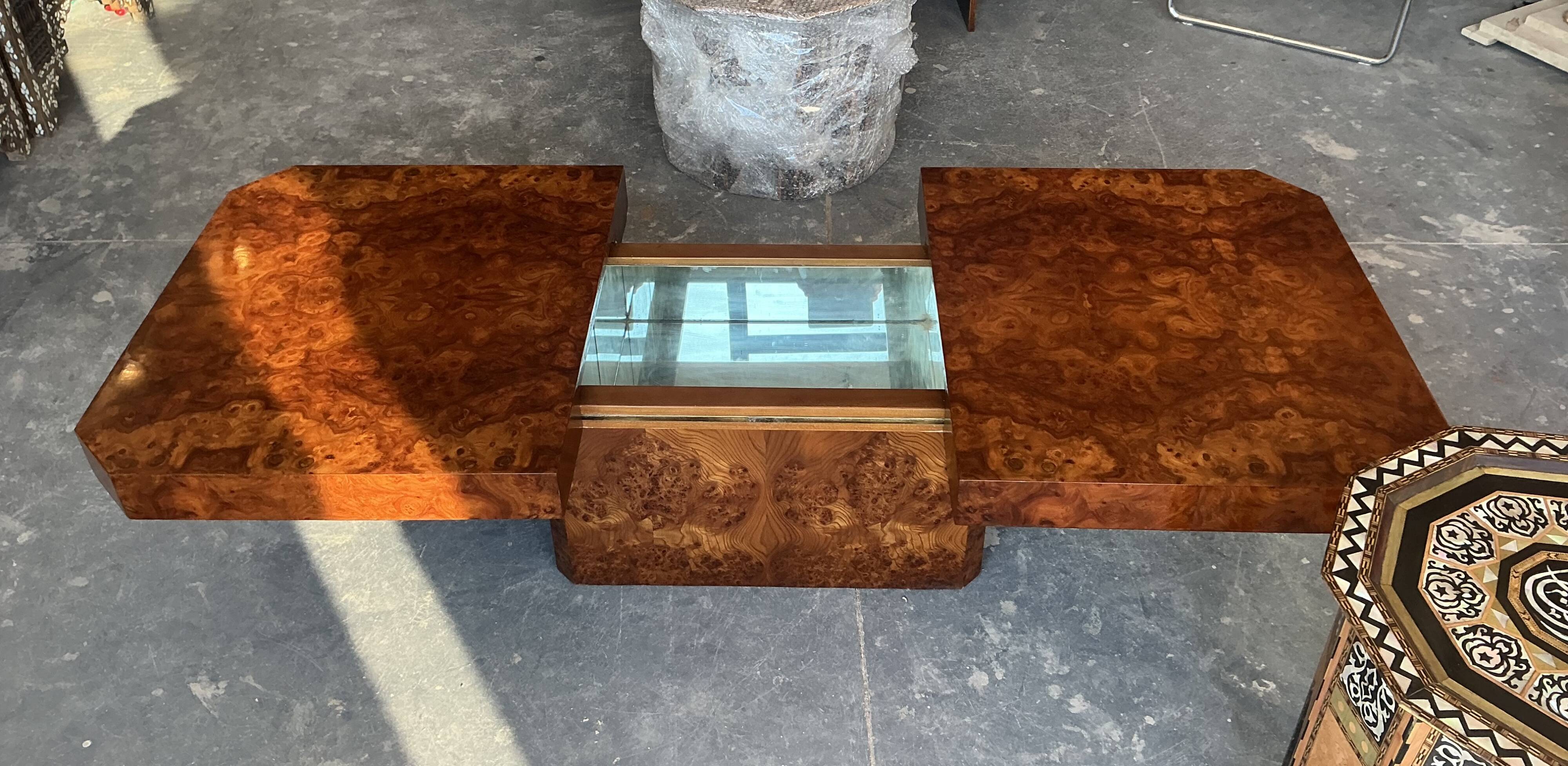 Elegant coffee table in elm burl, 1970