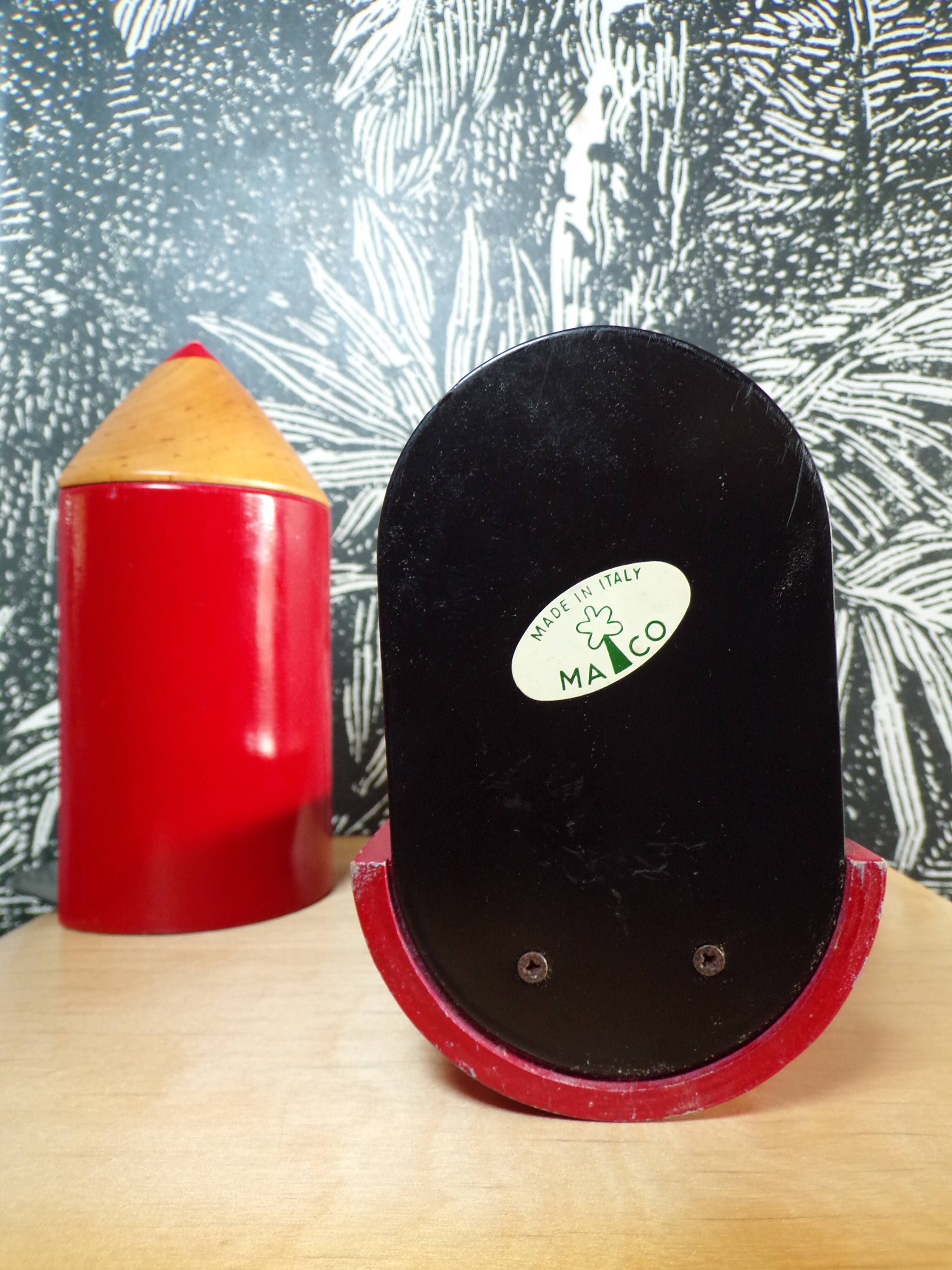 Pair of Maco pencil-shaped bookends