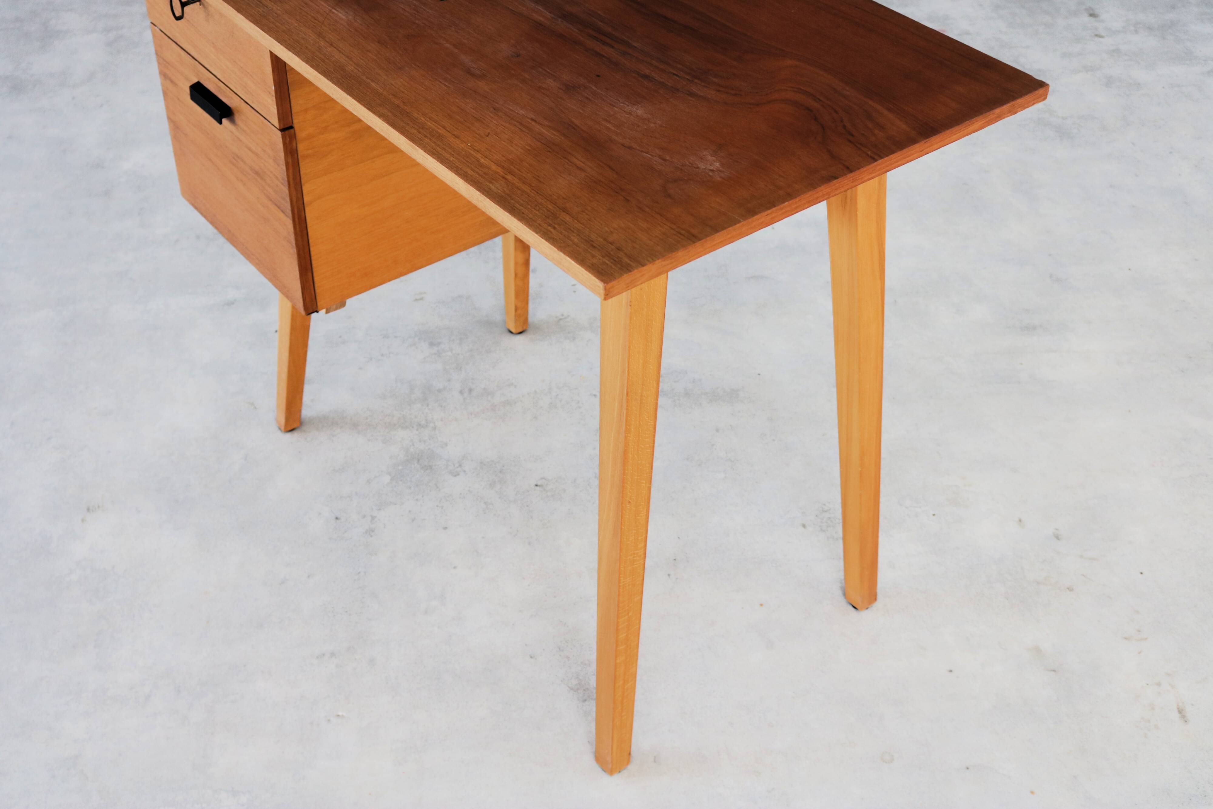 vintage desk | desk | teak | 1960s  period | 1960s