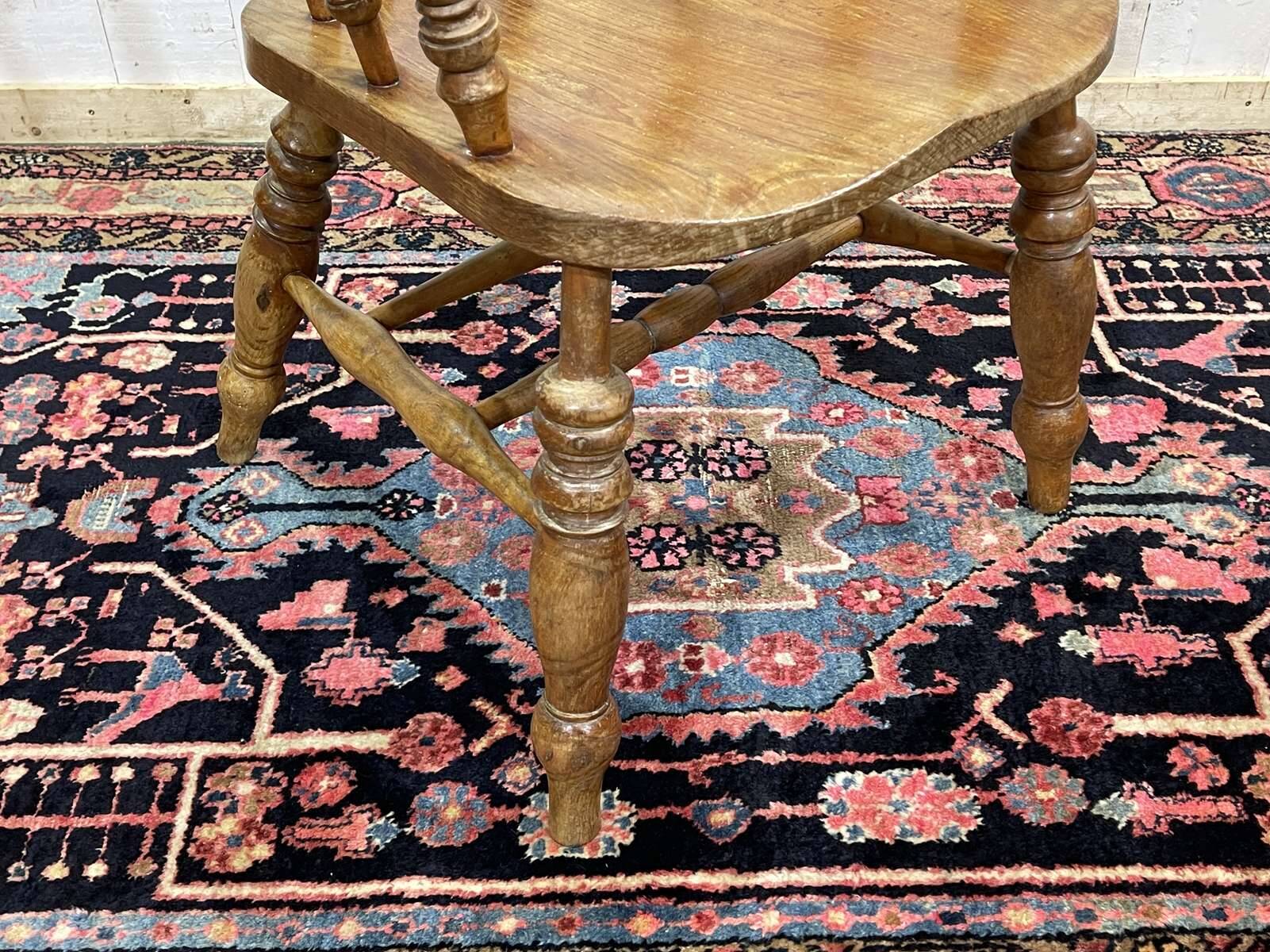 Fauteuil rustique anglais 19ème en orme et hêtre