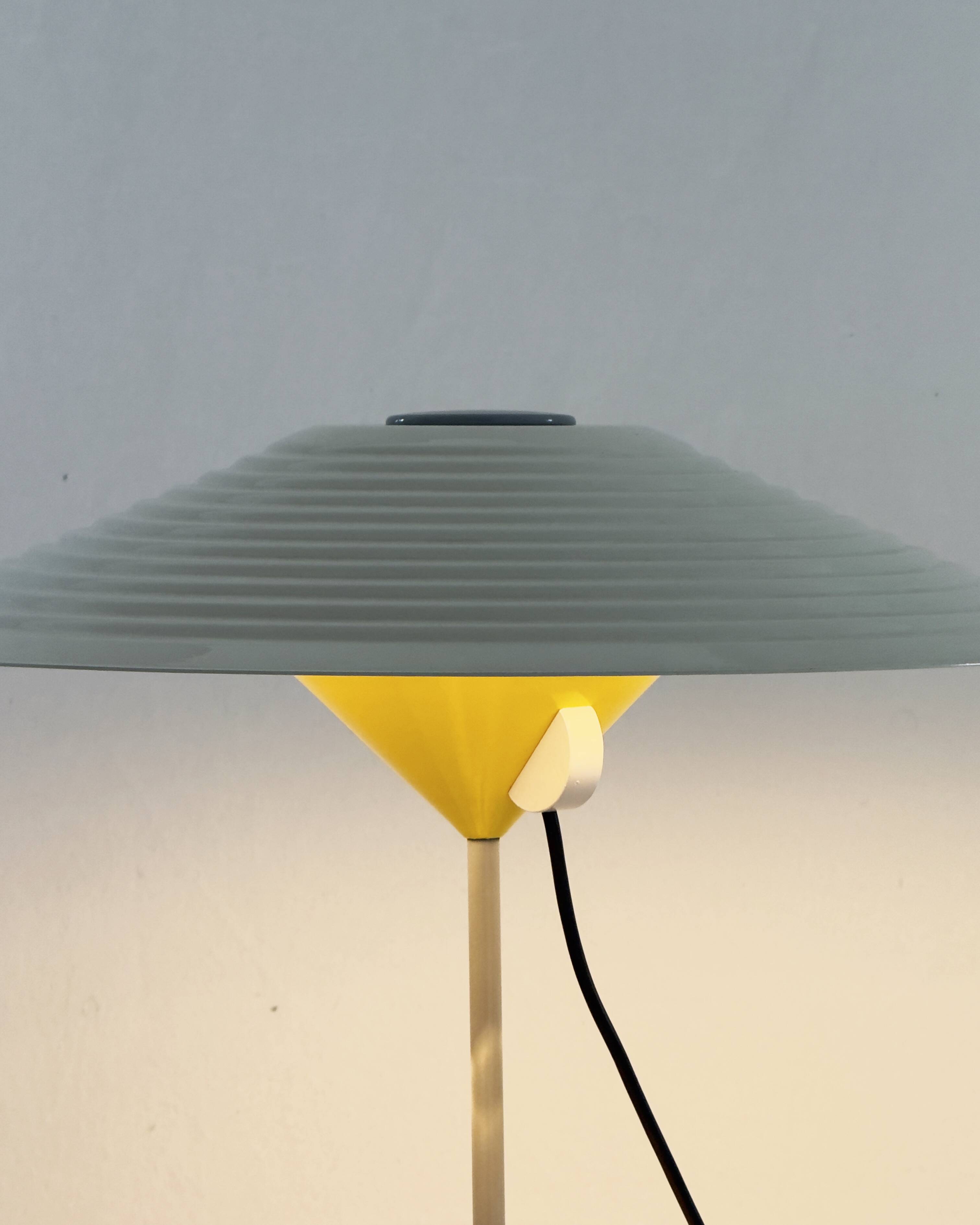 Martinelli Luce Table Lamp, Italy, 1980s – Yellow & Metal Shade