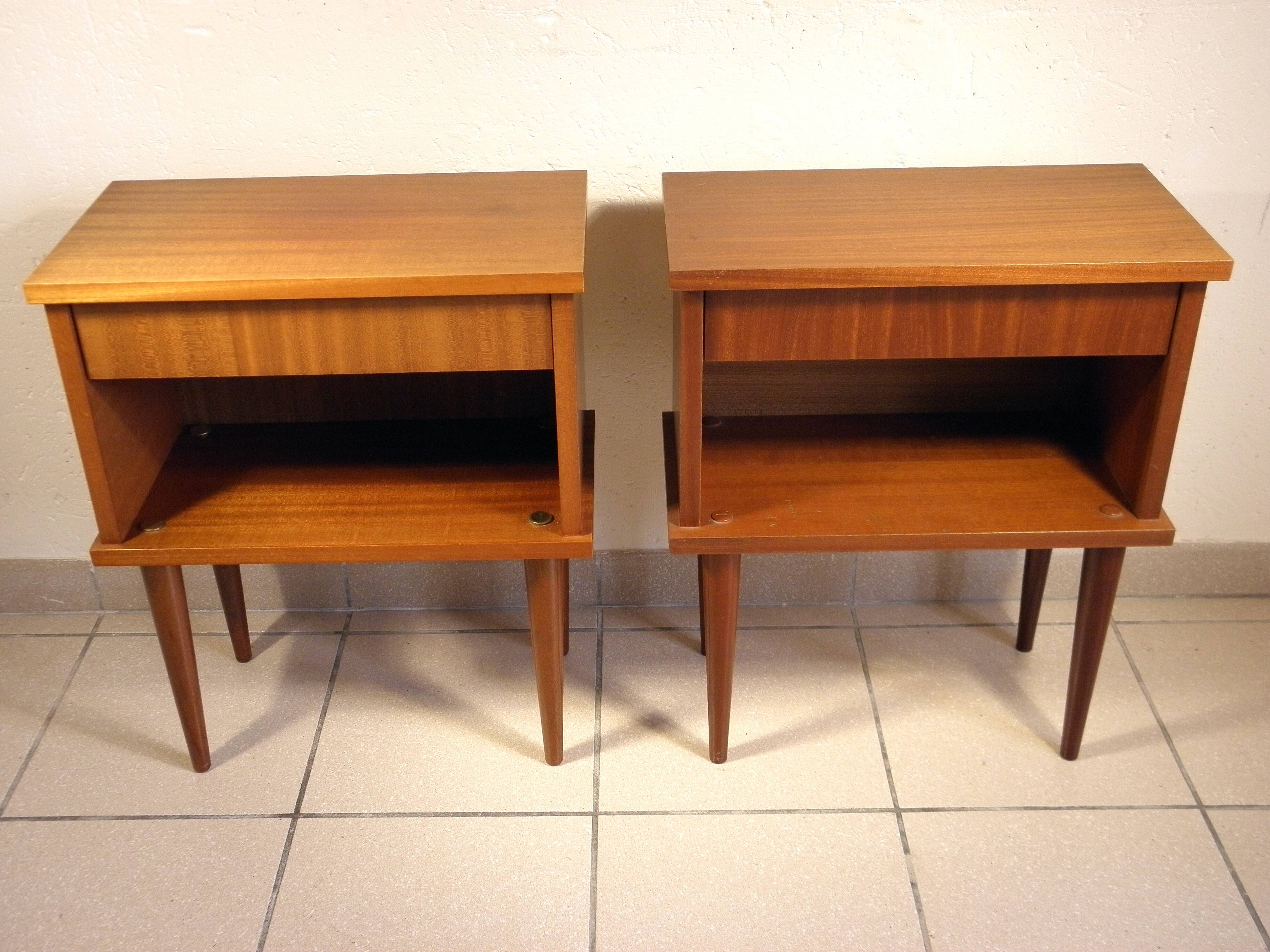 Deux tables de chevet années 60-70
