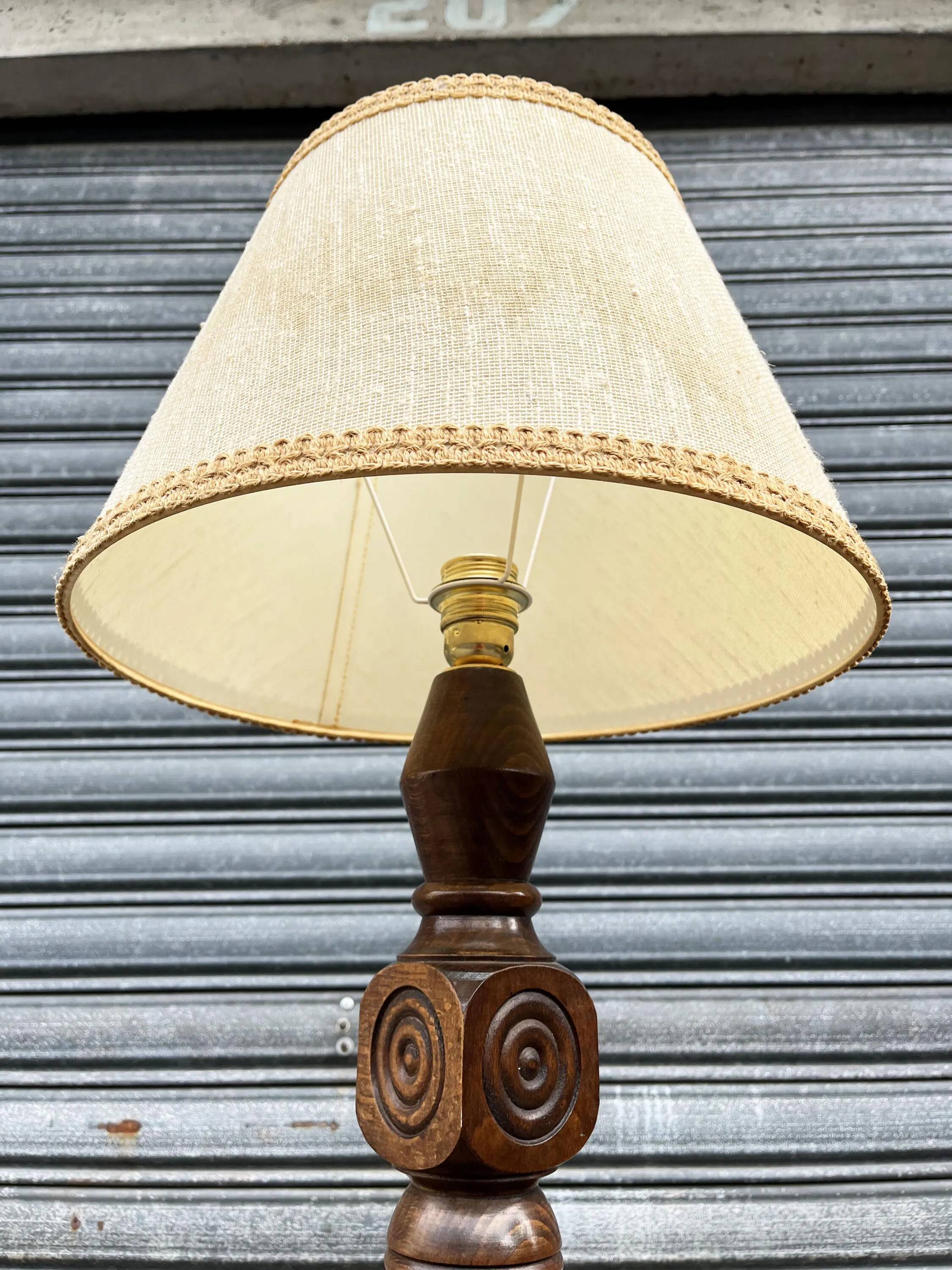 Lampe brutaliste en bois sculpté, 1950