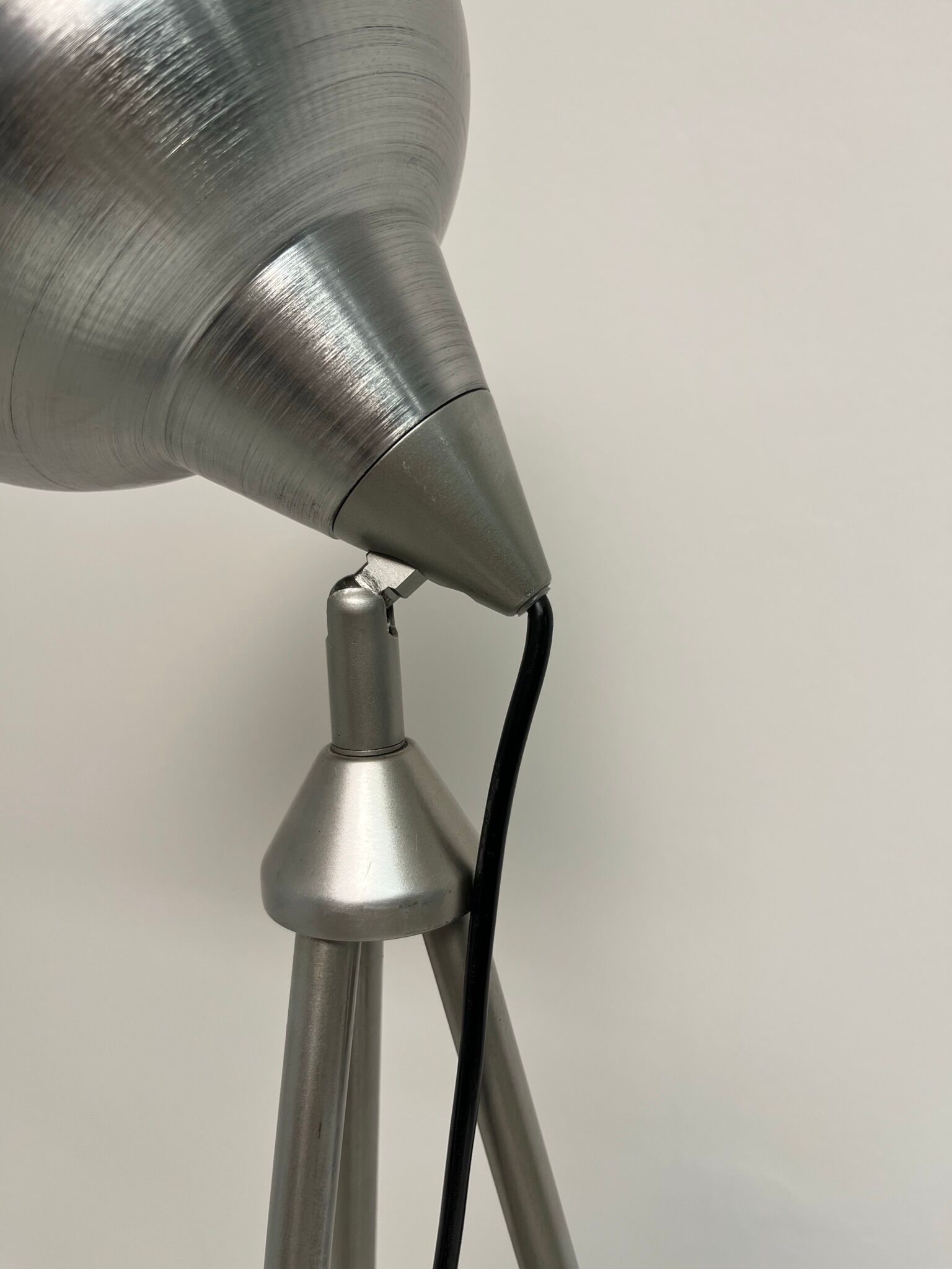 Lampadaire trépied abat-jour métal