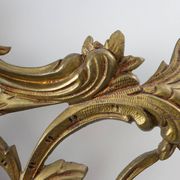 Miroir ovale en métal doré de style rococo, Italie, 20e siècle