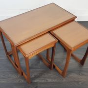 Tables gigognes des années 1960
