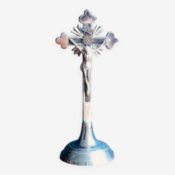 Metal table altar crucifix