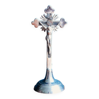 Metal table altar crucifix