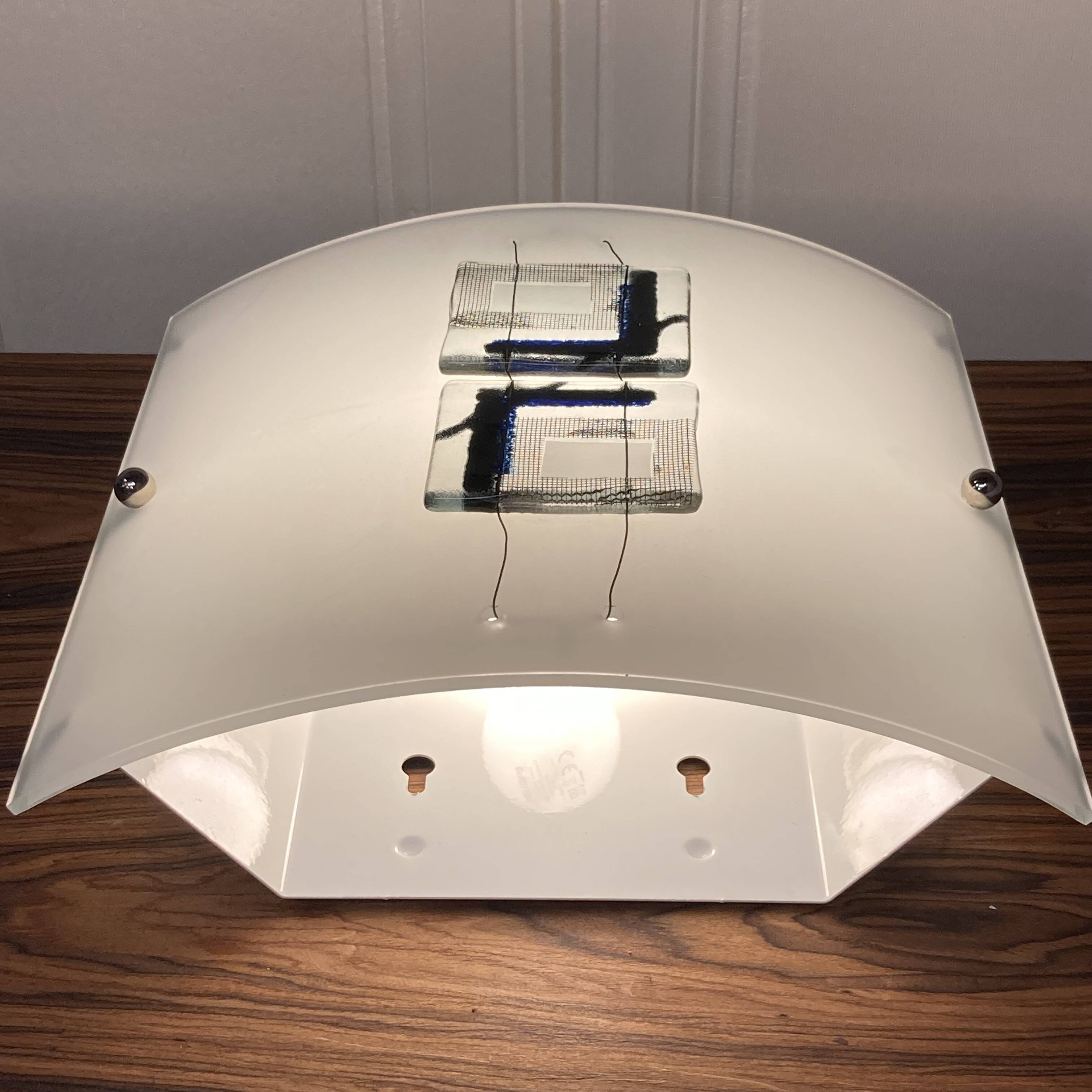 LARGE GLASS PASTE DESIGN WALL LIGHT.