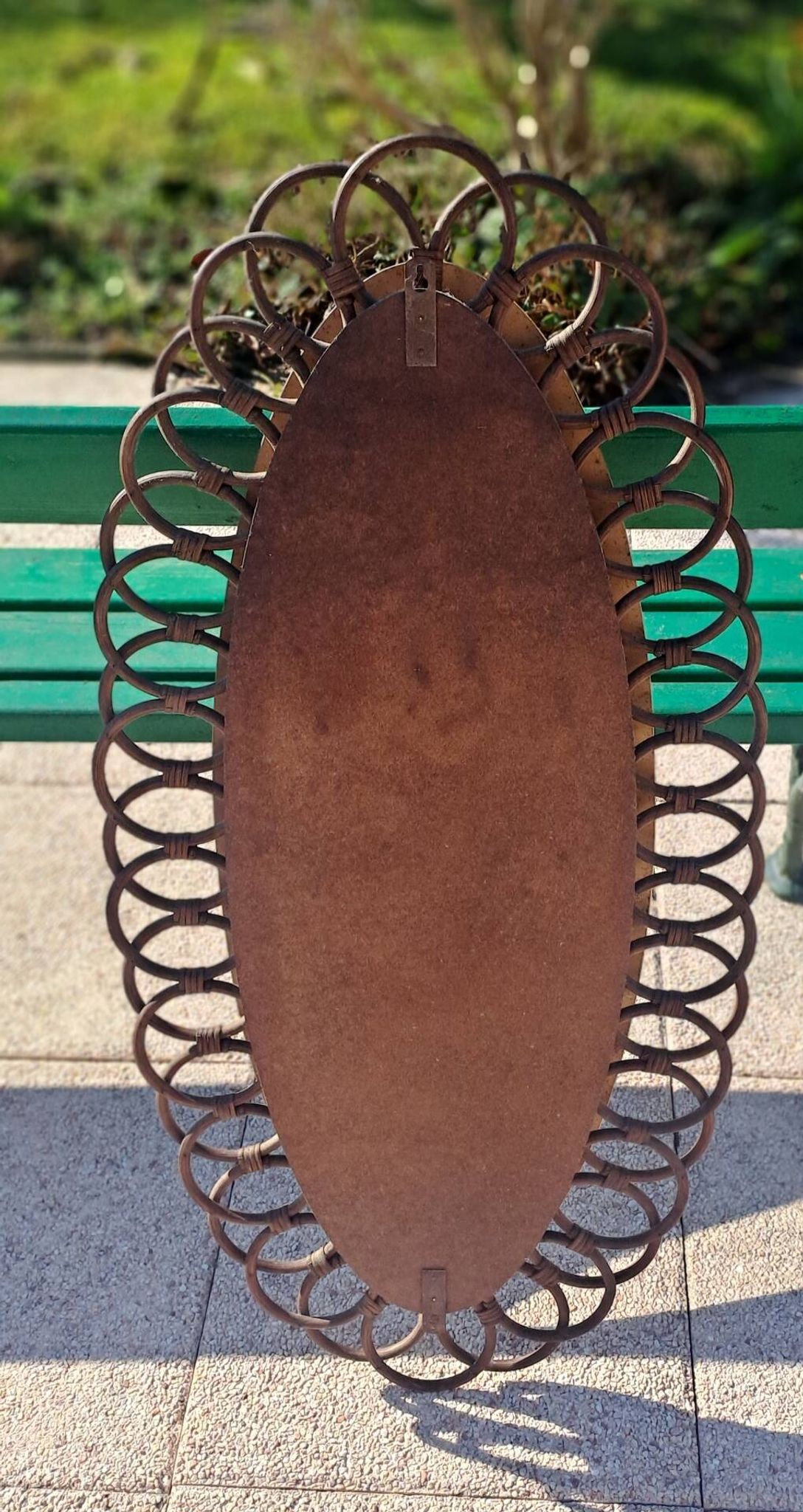 Miroir ovale en rotin années 60