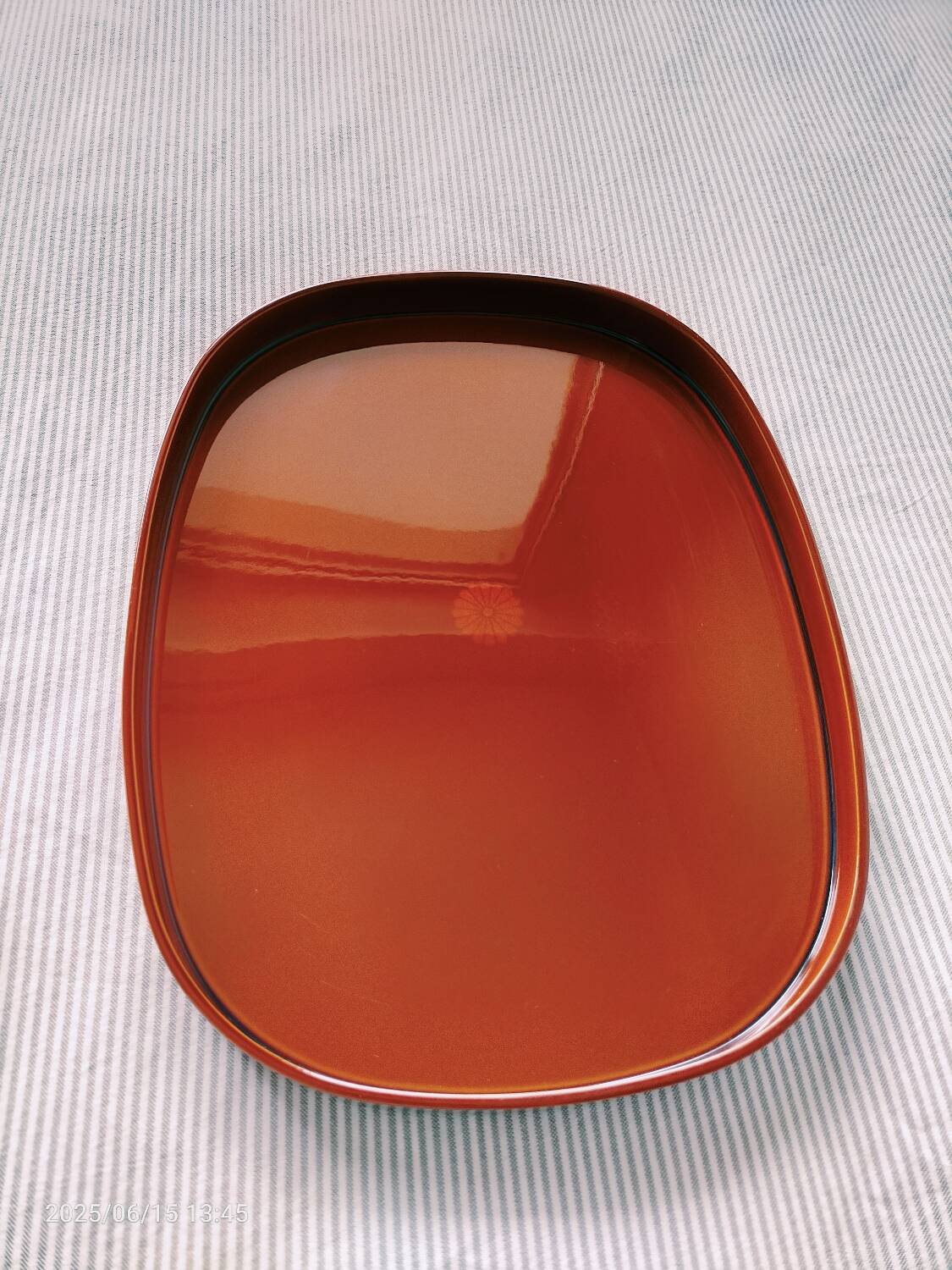 Red lacquer tray
