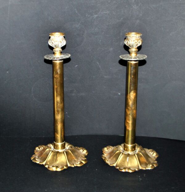 Lot 2 bougeoirs anciens laiton et bronze doré chandeliers décor acanthe