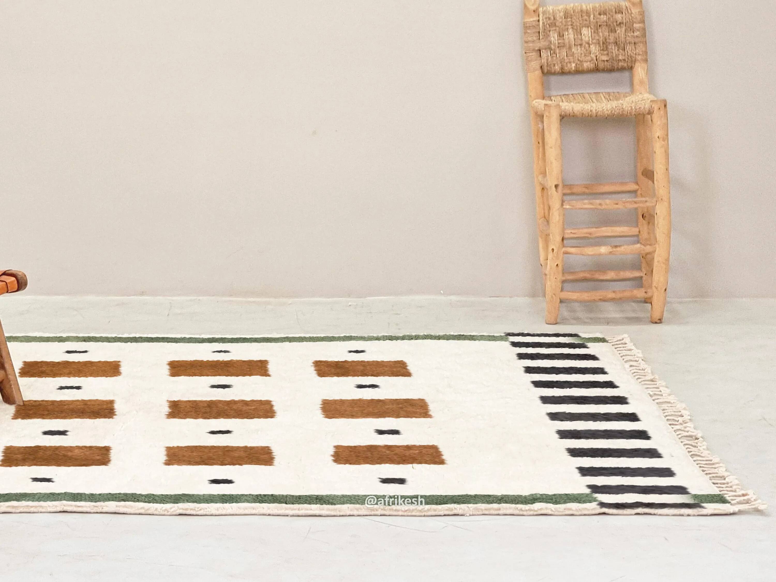 Handmade traditional carpet 250cm x 150cm Moroccan