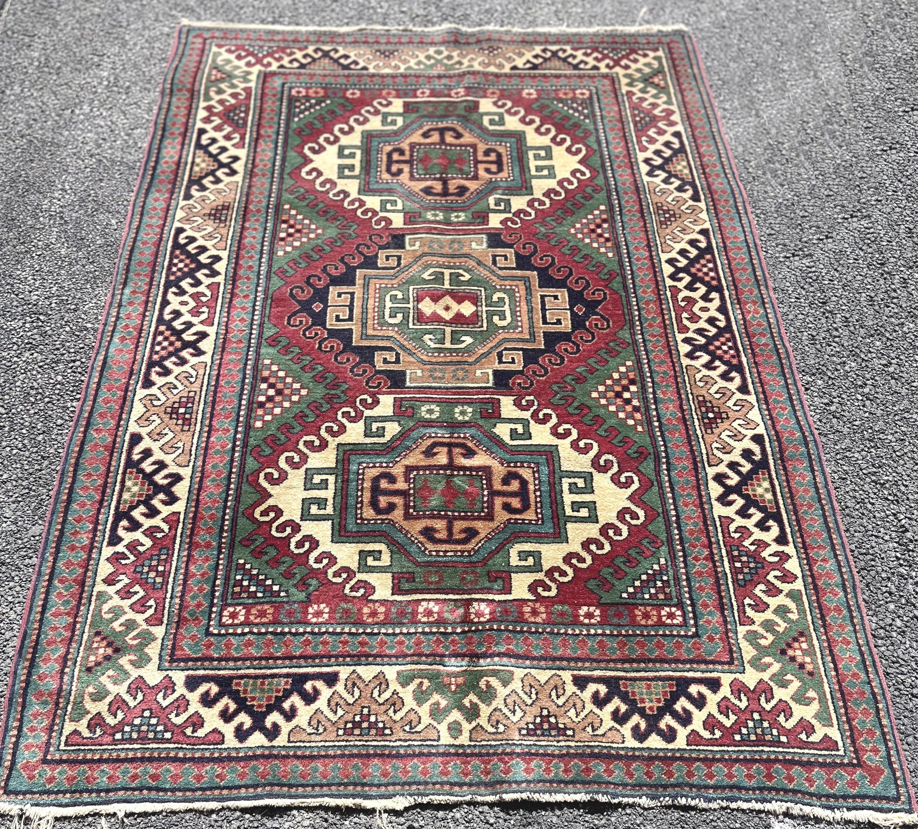 Oriental caucasian carpet kazak armenian : 1.83 x 1.27 m