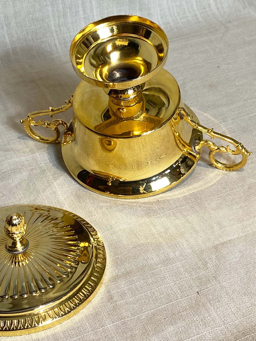 Sweeten in gilded metal. very good condition