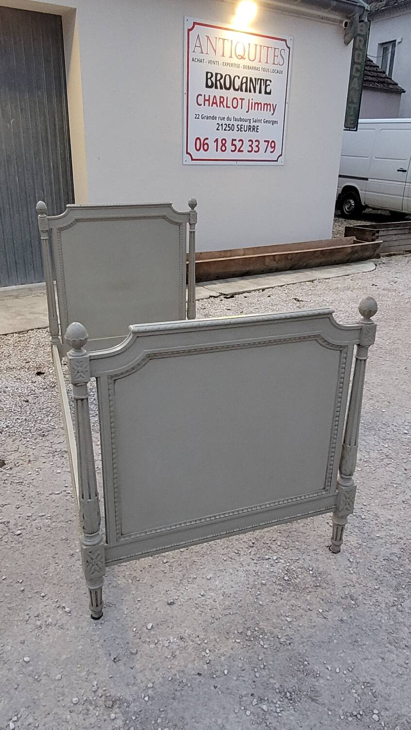 Pair of antique Louis XVI style beds with patina - 1900s