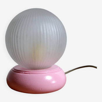 Lampe à poser rose et globe en verre