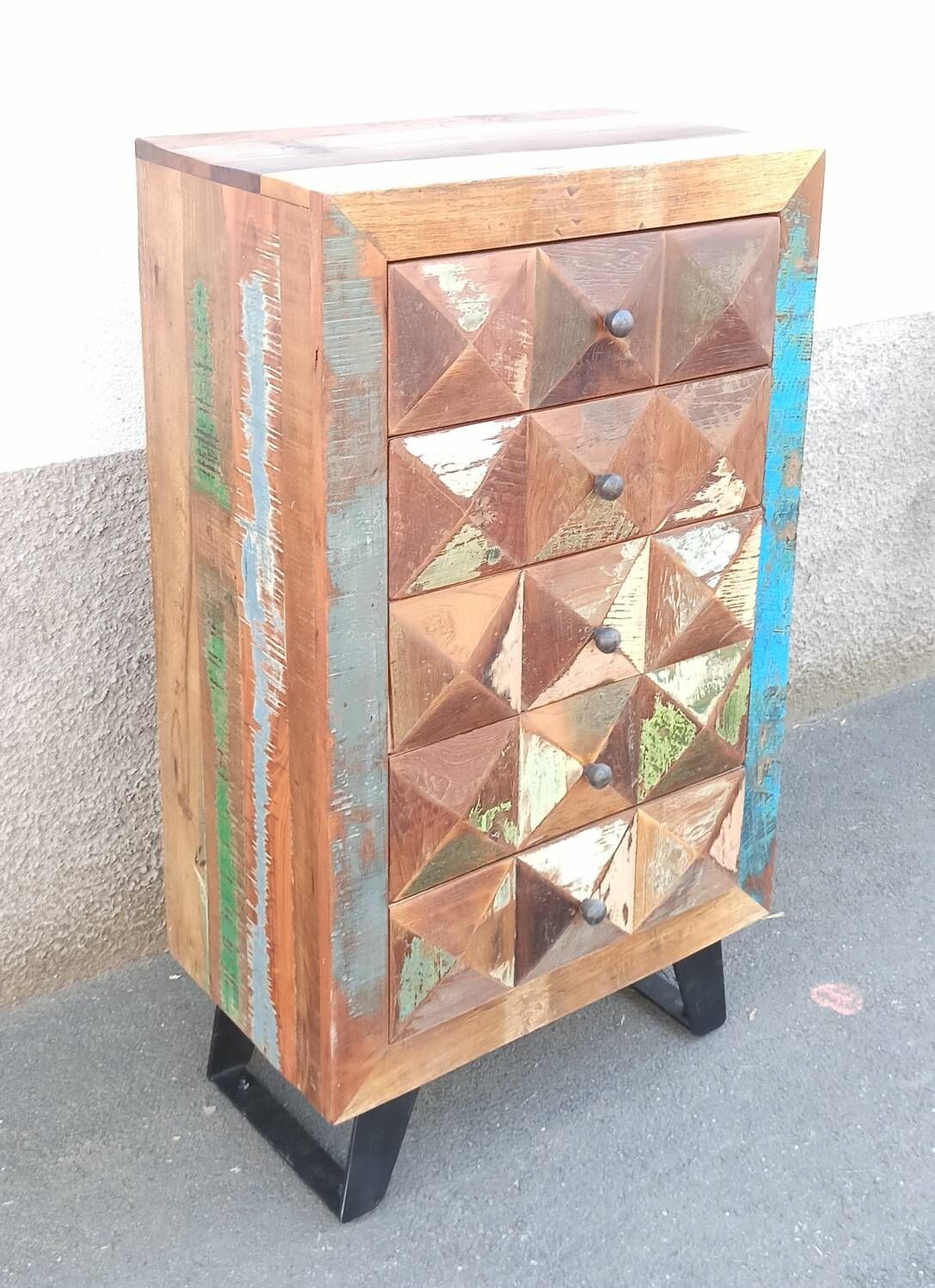 Meuble d'appoint en bois coloré ancien