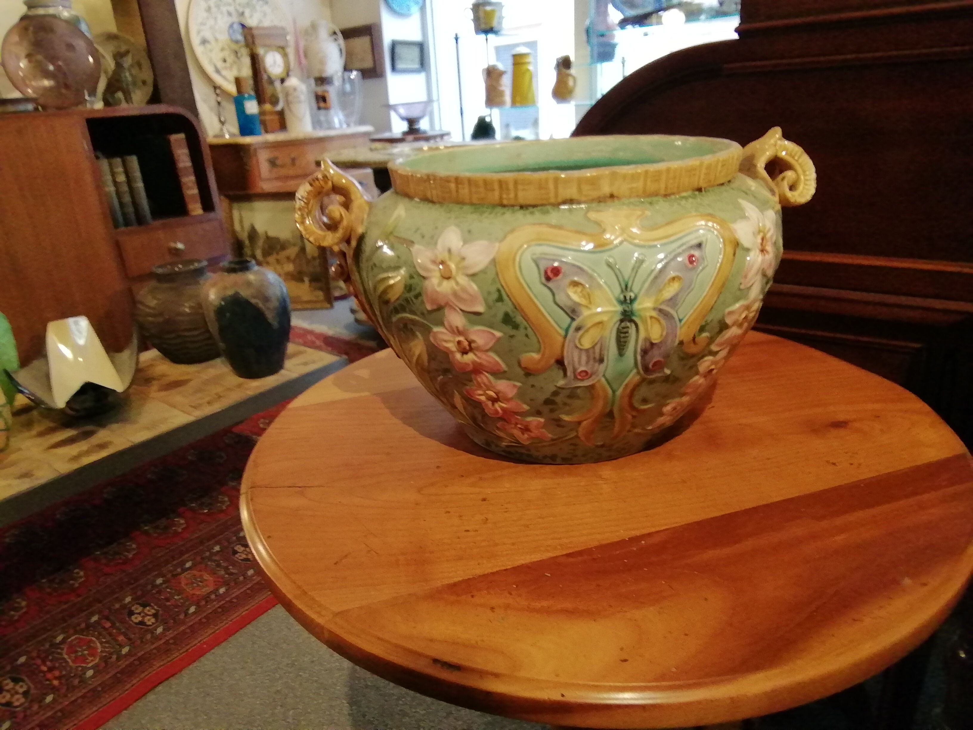 Pot cover in dabbling decoration butterflies