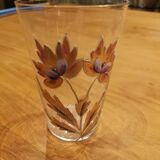 Verre peint à la main