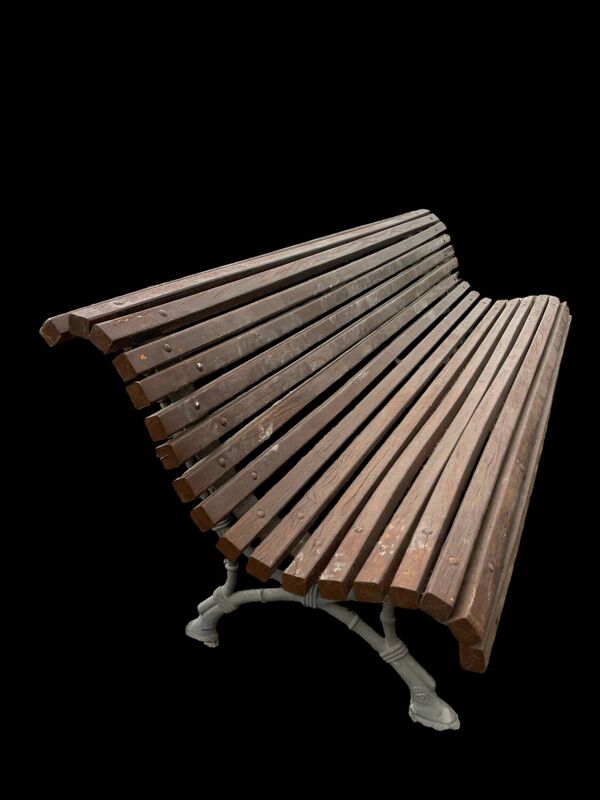 Banc de la ville de Barcelone en fonte et bois