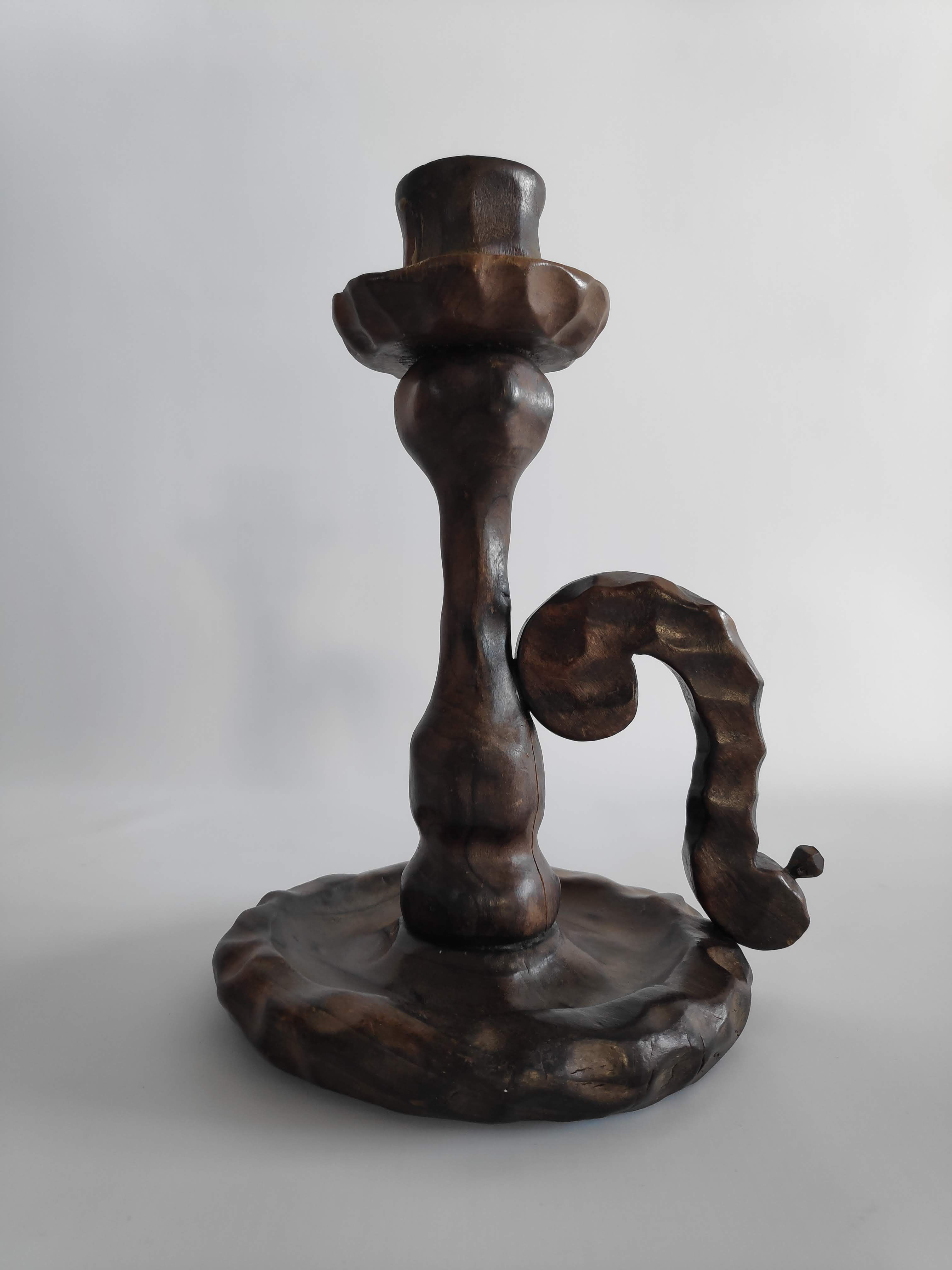 Bougeoir brutaliste en bois sculpté des années 60