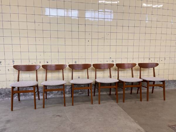 Set of six dining chairs model 210 by Farstrup