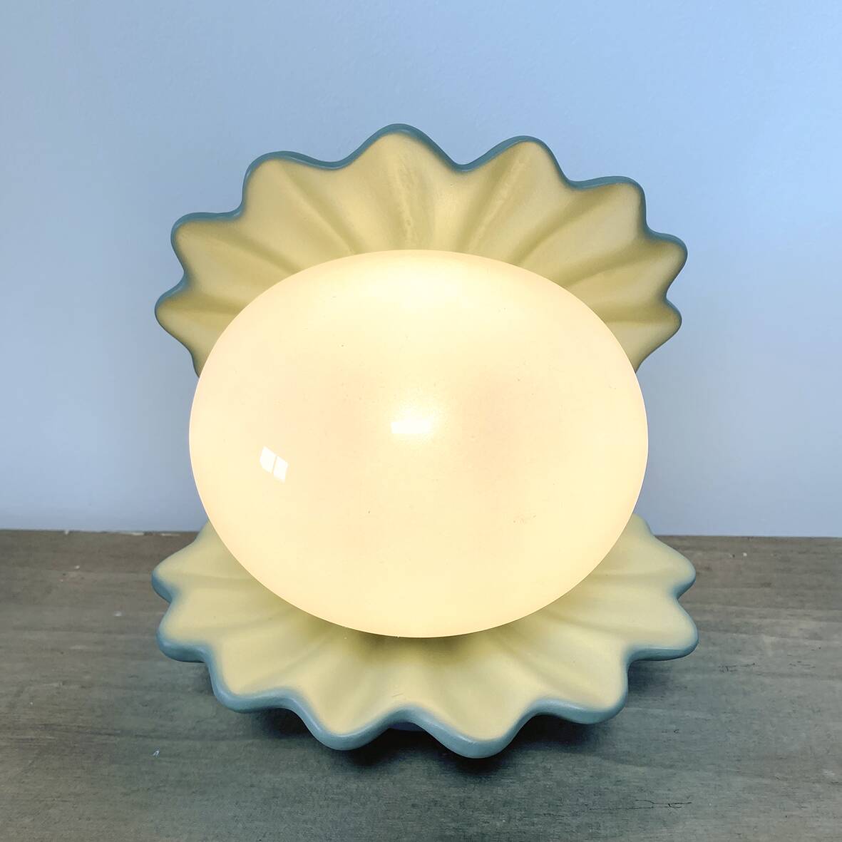 Ceramic shell lamp from the 70s/80s.