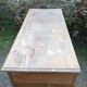 Buffet vintage parisien en bois de peuplier à 2 portes et 2 tiroirs.