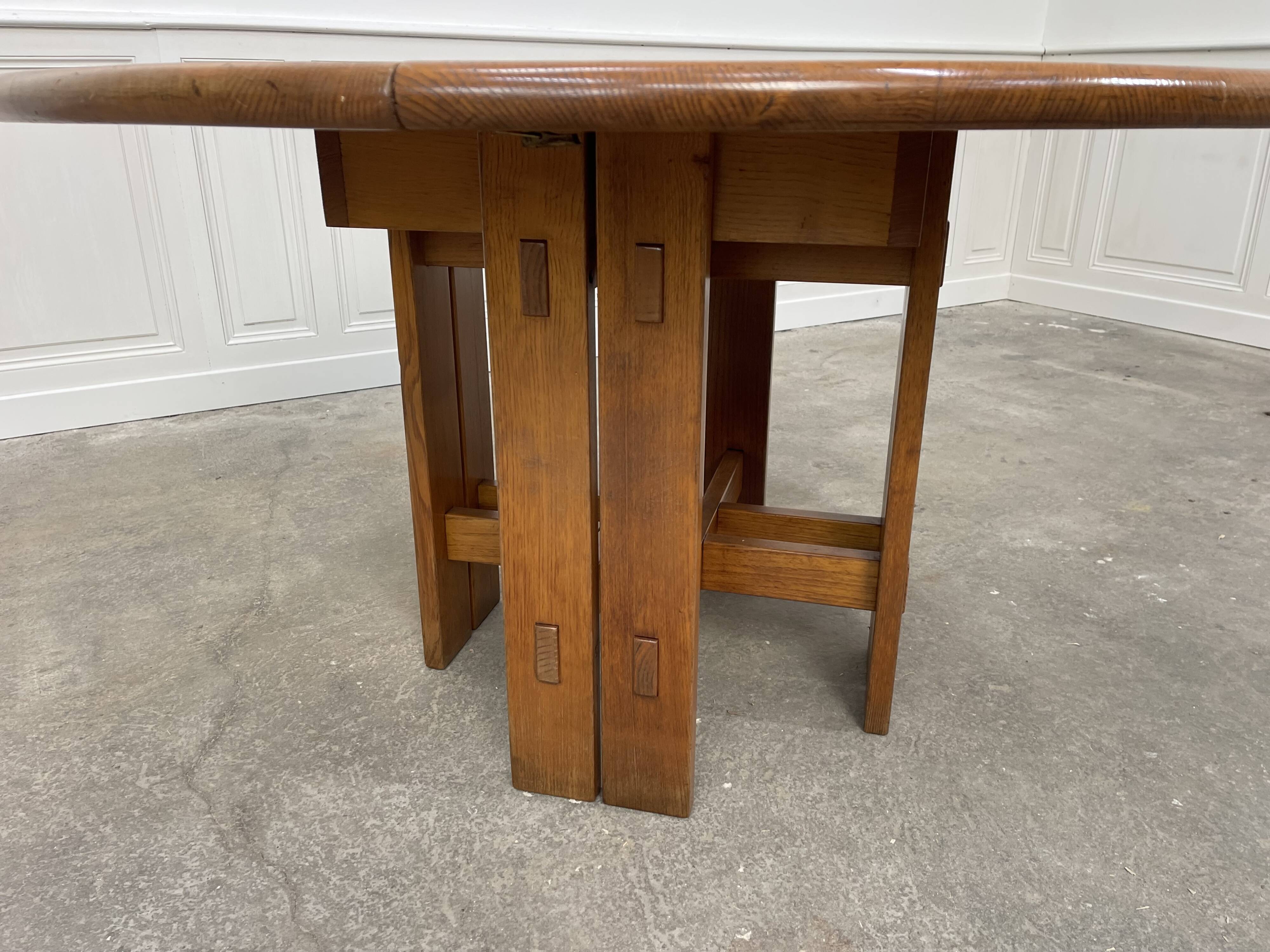 Vintage round table Maison Regain