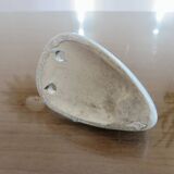 Patère art déco en porcelaine bleu pâle années 30 40